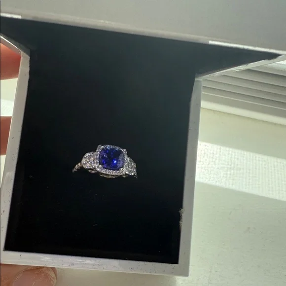 Elegant Blue sapphire & diamond gold ring - Picture 3 of 4